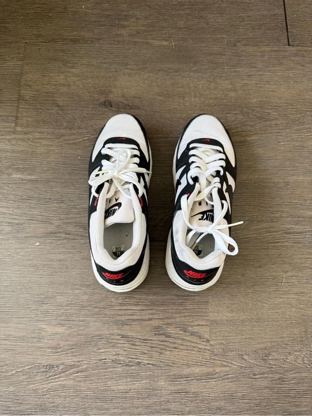 Nike Women’s Black & White Athletic Sneakers